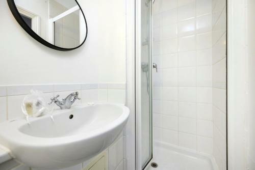 Modern 2 Bed Apartment In Croydon