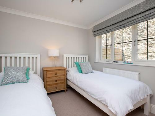 2 Coachman's Cottage