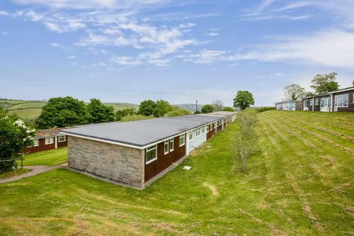 328 Norton Park, Dartmouth
