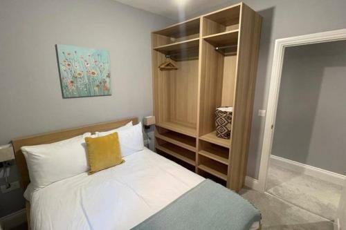 Two Bed Apartment In An Ideal Location With Parking
