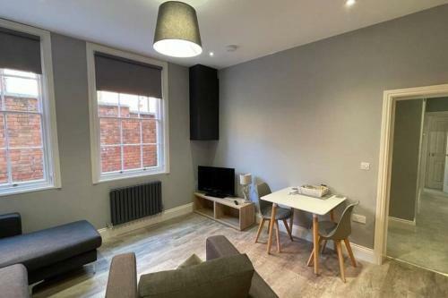 Two Bed Apartment In An Ideal Location With Parking