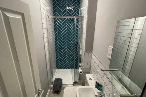 Two Bed Apartment In An Ideal Location With Parking