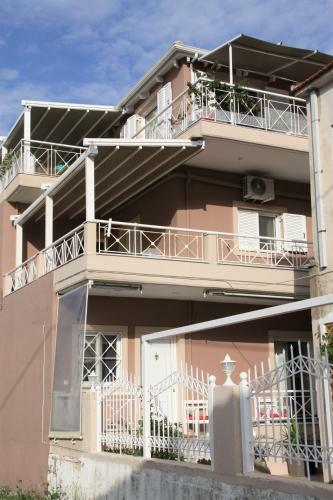 Asteri Apartments Mytikas 2-bedroom Seaview Courtyard