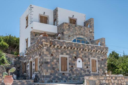 Traditional House Meloi