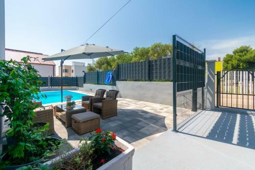 Modern Apartment With Private Pool