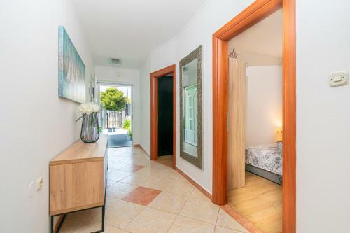 Modern Apartment With Private Pool