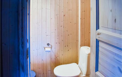 Stunning Home In �stre Gausdal With 10 Bedrooms