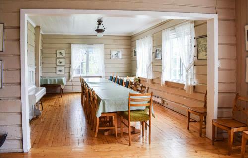 Stunning Home In �stre Gausdal With 10 Bedrooms
