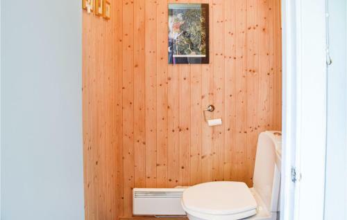 Stunning Home In �stre Gausdal With 10 Bedrooms