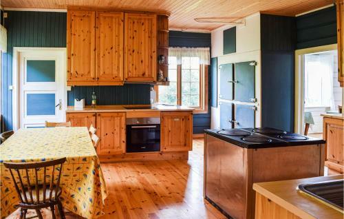Stunning Home In �stre Gausdal With 10 Bedrooms