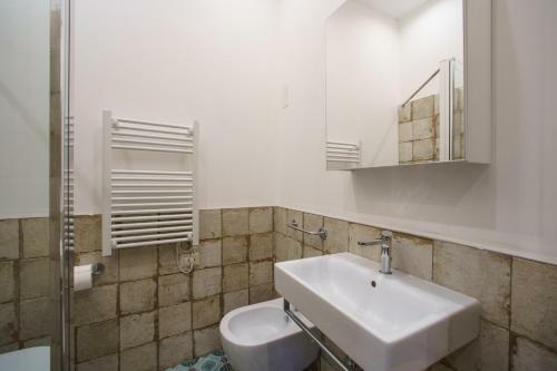 Cefas Apartments