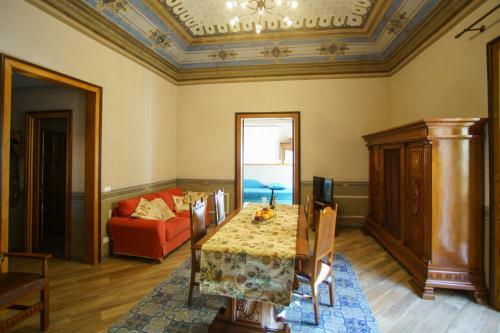 Cefas Apartments