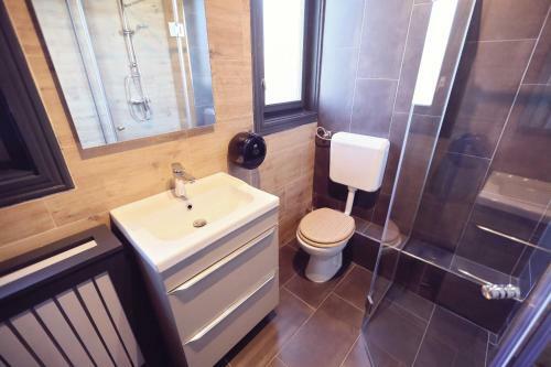 Hostal Dezire Guesthouse