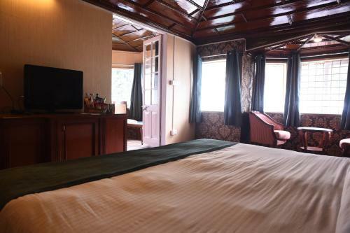 Hotel Skylark
