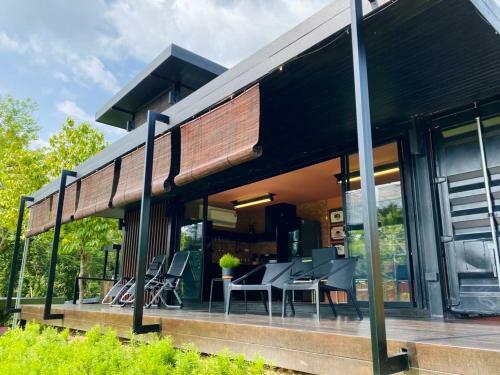 98 Mae Ram Residence