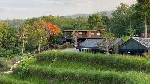98 Mae Ram Residence