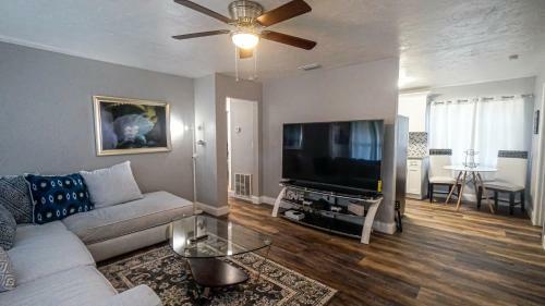 Villa Elegant Cozy Oasis On A Traffic Free Street