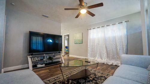 Villa Elegant Cozy Oasis On A Traffic Free Street