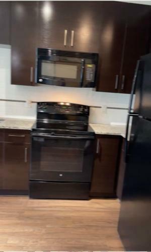 Beautiful 1 Bed 1 Bath Luxury Apartment
