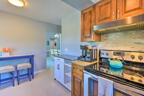 Bradenton Home And Lanai And Pool, 12 Mi To Beach