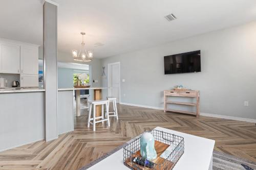 Beach Lily Home