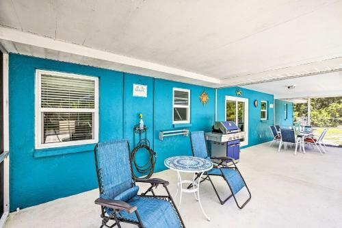 Sun-kissed Englewood Home, 7 Mi To Beach!