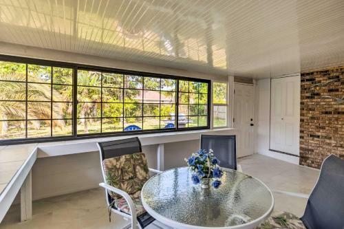 Sunny Gulf Breeze Home With Fire Pit And Grill!