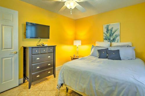 Bright Cape Coral Home Canal Access On-site!