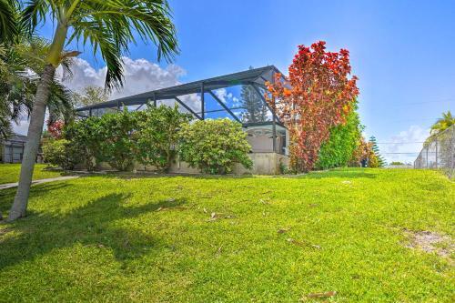 Bright Cape Coral Home Canal Access On-site!