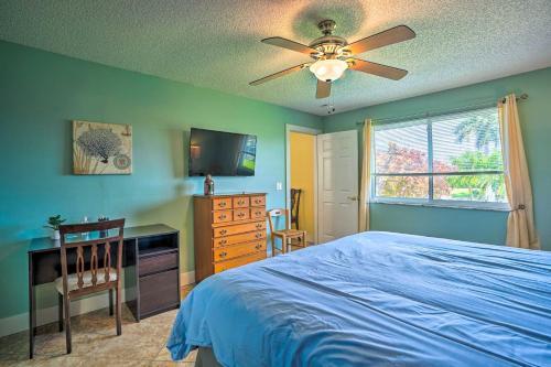 Bright Cape Coral Home Canal Access On-site!