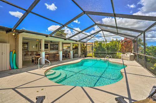 Bright Cape Coral Home Canal Access On-site!