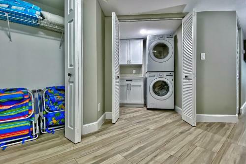 Beach Palms 405