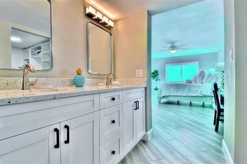 Beach Palms 405