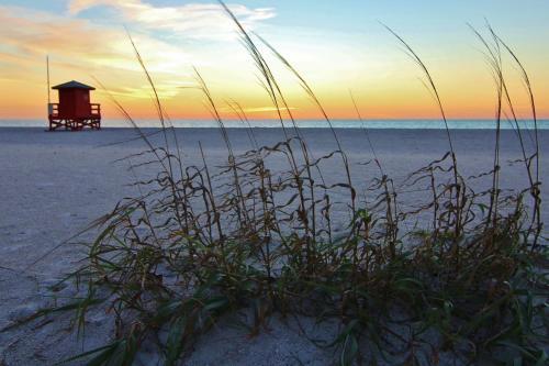 Crescent Beach Club I 14b