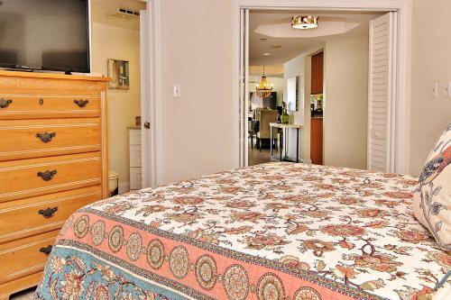 Crescent Beach Club I 14b