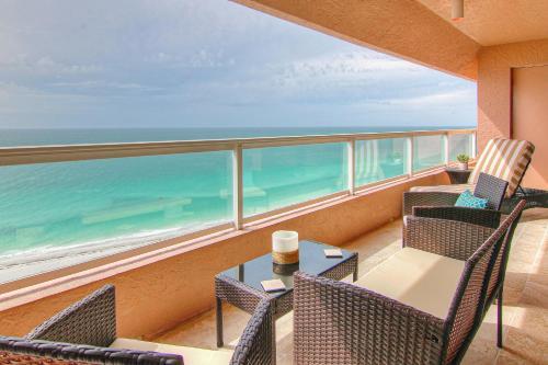 Crescent Beach Club I 15e
