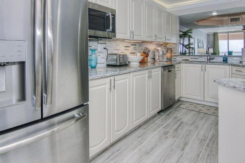 Crescent Beach Club I 15e