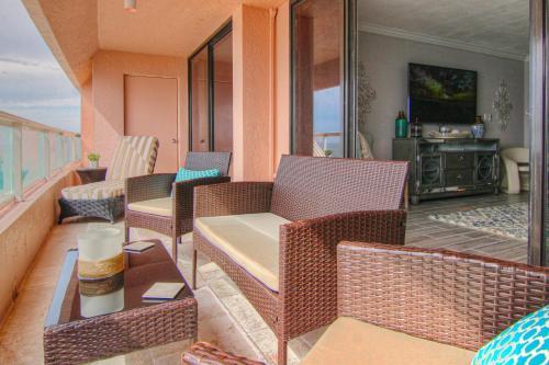 Crescent Beach Club I 15e
