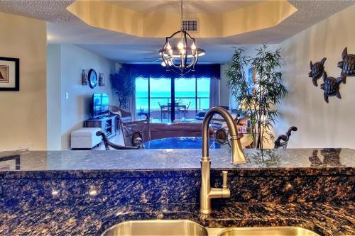Crescent Beach Club I 5b