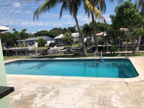 Modern Spanish Villa- Pool- By River-tropical !!!