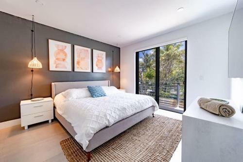 Villa Las Olas Designer Home With Heated Pool - Must!