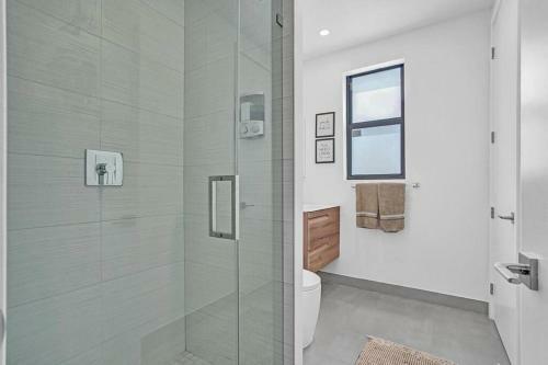 Villa Las Olas Designer Home With Heated Pool - Must!