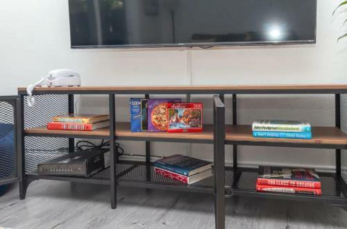 Apartamento Bright Garden Getaway - W/ Private Patio & Parking