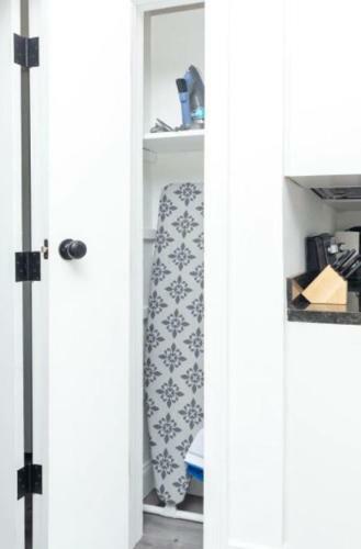 Apartamento Bright Garden Getaway - W/ Private Patio & Parking