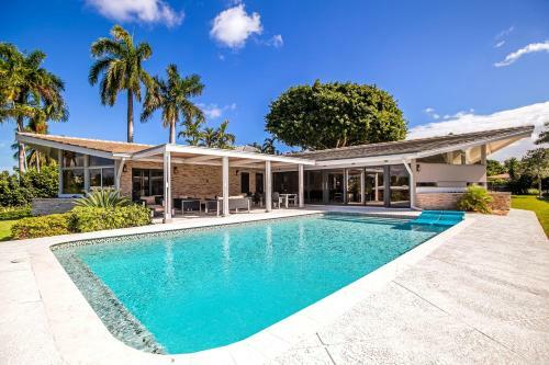 Villa Middle River Mod Manor