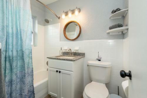 Beach Escape! Beautiful 2/2 Cottage!