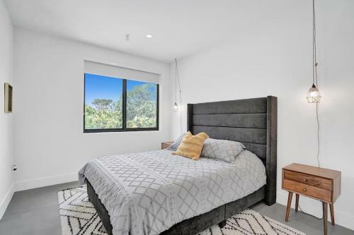 Villa Las Olas Designer Retreat With A Heated Pool!