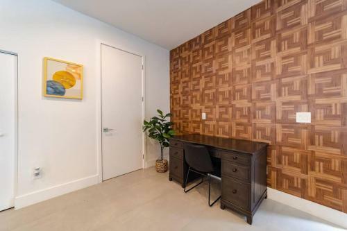 Villa Las Olas Designer Retreat With A Heated Pool!