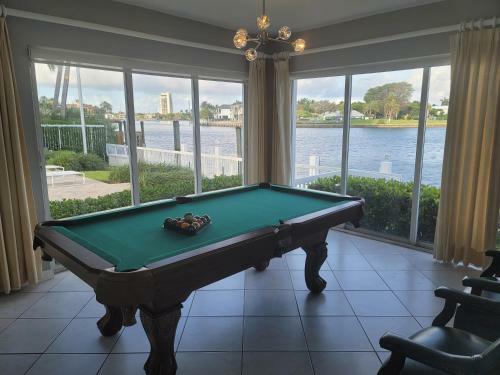 Apartamento Waterfront 4br 3b,intercoastal,pool,5 Min Walk 2 Beach