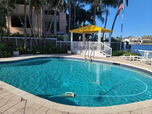 Apartamento Waterfront 4br 3b,intercoastal,pool,5 Min Walk 2 Beach